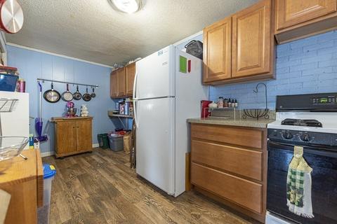 37 Beech St, Lowell, MA 01850 photo 1