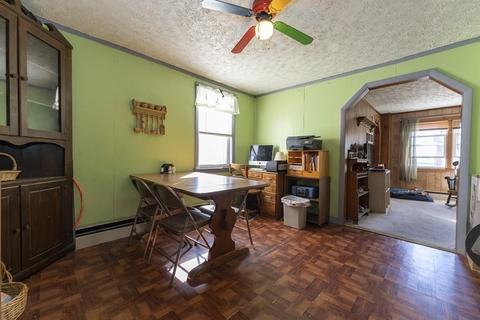 37 Beech St, Lowell, MA 01850 photo 8