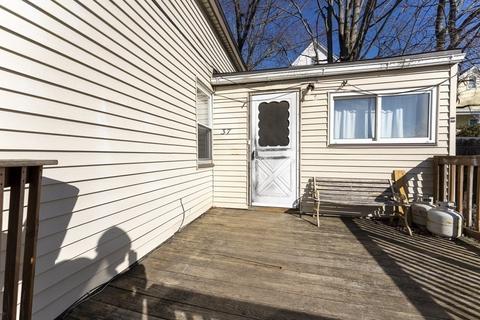37 Beech St, Lowell, MA 01850 photo 4