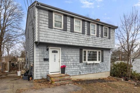 11 Benjamin St, Dedham, MA 02026 photo 2