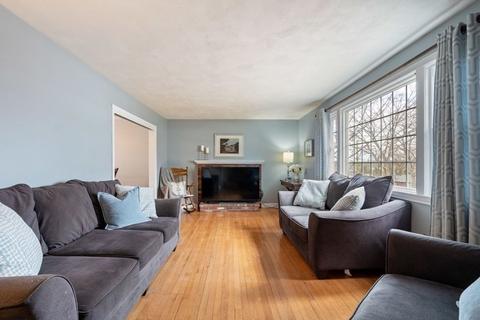 11 Benjamin St, Dedham, MA 02026 photo 4