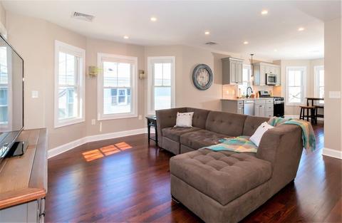8 Chestnut St #2, Beverly, MA 01915 photo 2