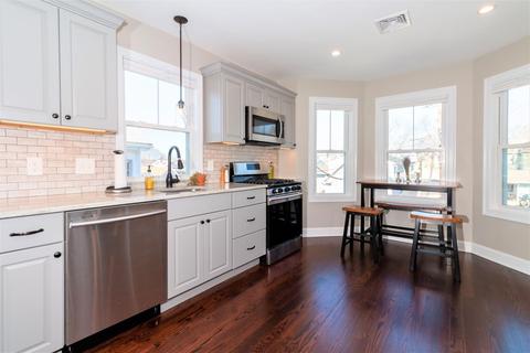 8 Chestnut St #2, Beverly, MA 01915 photo 3