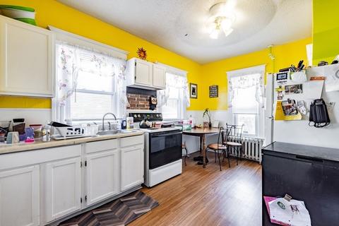 19 Parkwood St, Springfield, MA 01108 photo 5