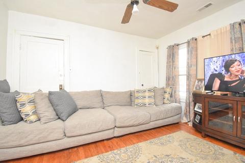 19 Batavia St, Springfield, MA 01109 photo 4