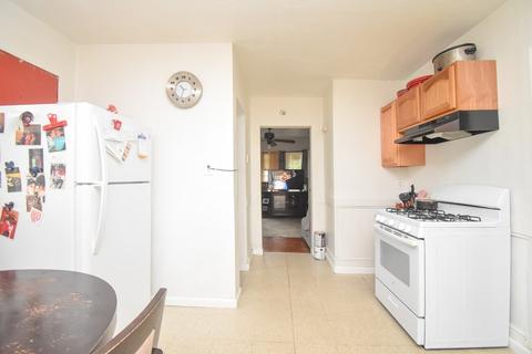 19 Batavia St, Springfield, MA 01109 photo 9
