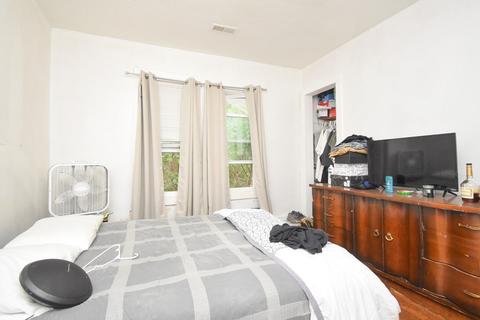 19 Batavia St, Springfield, MA 01109 photo 8