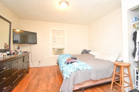 19 Batavia St, Springfield, MA 01109 photo 5