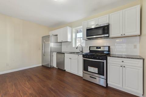 54 Crystal Ave, Springfield, MA 01108 photo 9