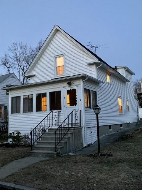 7 Standish St, Worcester, MA 01604 photo 2