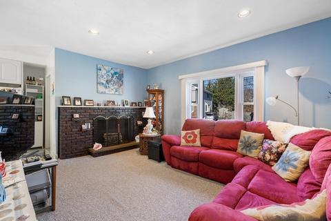 4 Hanson Rd, Saugus, MA 01906 photo 10
