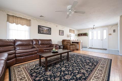 14 Chestnut Hill Dr, Webster, MA 01570 photo 3