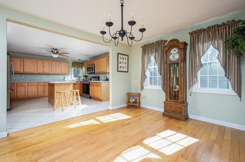 14 Chestnut Hill Dr, Webster, MA 01570 photo 5