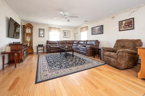 14 Chestnut Hill Dr, Webster, MA 01570 photo 2
