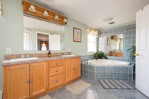 14 Chestnut Hill Dr, Webster, MA 01570 photo 16