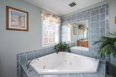 14 Chestnut Hill Dr, Webster, MA 01570 photo 17