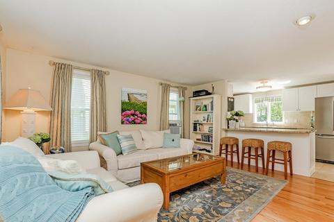 9 Tern Cir, Mashpee, MA 02649 photo 4