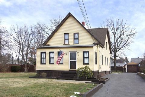 11 Benham St, Springfield, MA 01109 photo 2
