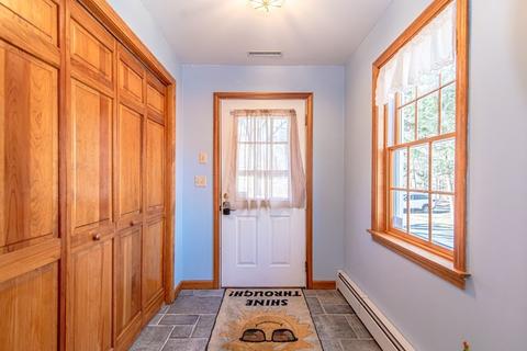 332 Holcomb Rd, Springfield, MA 01118 photo 3