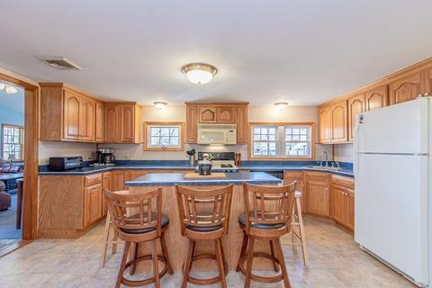 332 Holcomb Rd, Springfield, MA 01118 photo 15