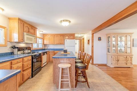 332 Holcomb Rd, Springfield, MA 01118 photo 10