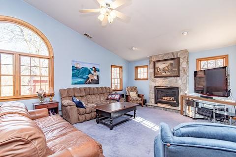 332 Holcomb Rd, Springfield, MA 01118 photo 6