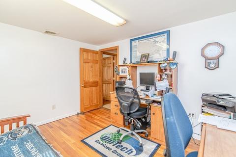 332 Holcomb Rd, Springfield, MA 01118 photo 24