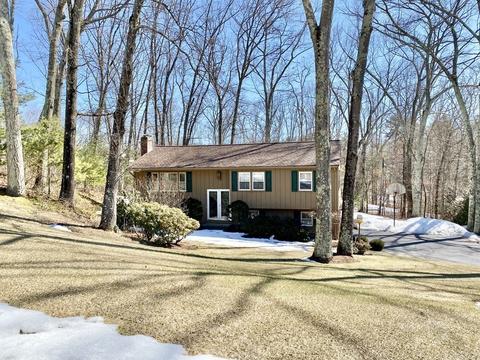 69 Stoney Brook Dr, Sutton, MA 01590 photo 1