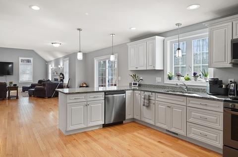 7 Sheldon Rd, Derry, NH 03038 photo 3