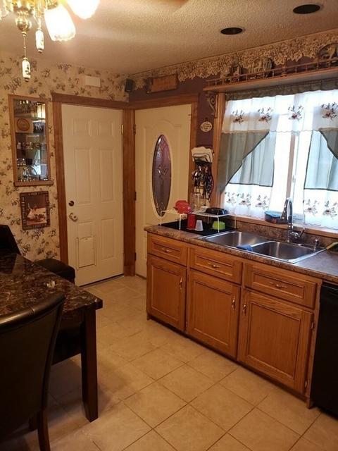 85 Ardmore St, Springfield, MA 01104 photo 8
