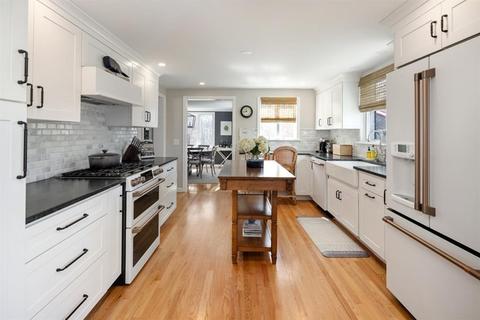 36 Hersey St, Hingham, MA 02043 photo 4