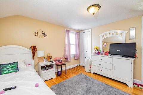 201 Windemere St, Springfield, MA 01104 photo 18