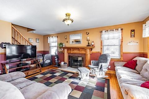 201 Windemere St, Springfield, MA 01104 photo 4