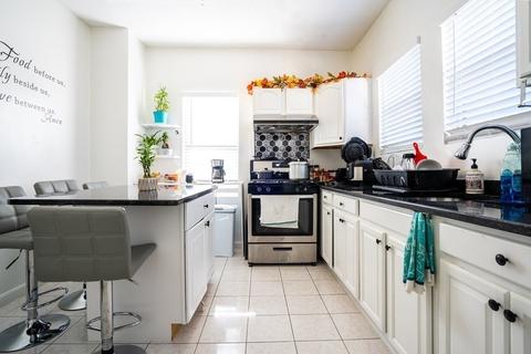 378 Ferry St, Everett, MA 02149 photo 9