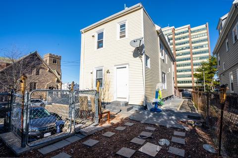 378 Ferry St, Everett, MA 02149 photo 6