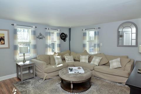 8 Pentucket Ave, Georgetown, MA 01833 photo 5