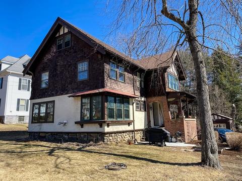 89 Church St, Ware, MA 01082 photo 1