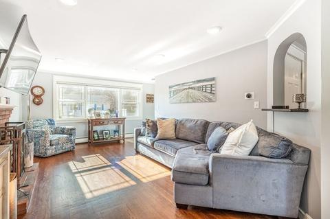 5 Daniel Rd, Wakefield, MA 01880 photo 2