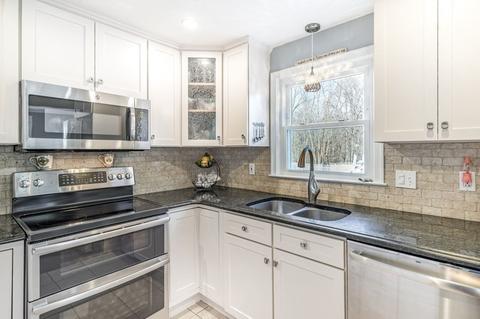 5 Daniel Rd, Wakefield, MA 01880 photo 9
