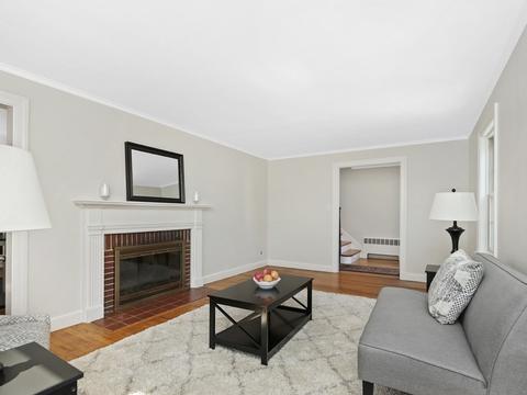 21 Manning St, Needham, MA 02494 photo 4