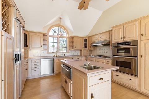 51 Farrington Ave, Gloucester, MA 01930 photo 4
