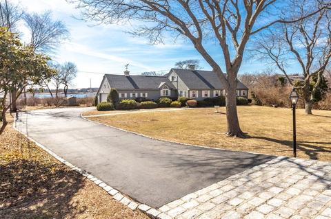 51 Farrington Ave, Gloucester, MA 01930 photo 2