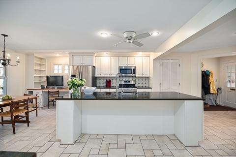 6 Grove St, Beverly, MA 01915 photo 8