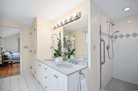 6 Grove St, Beverly, MA 01915 photo 16