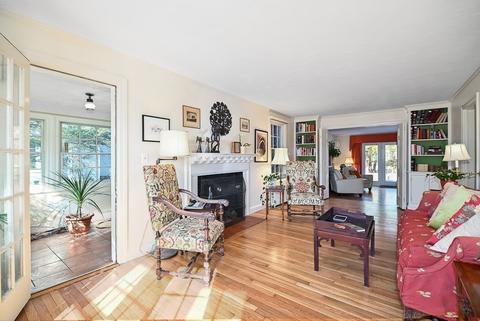 6 Grove St, Beverly, MA 01915 photo 3