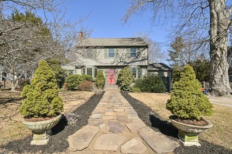 6 Grove St, Beverly, MA 01915 photo 1