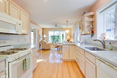 37 Windsor Pt, Mashpee, MA 02649 photo 8