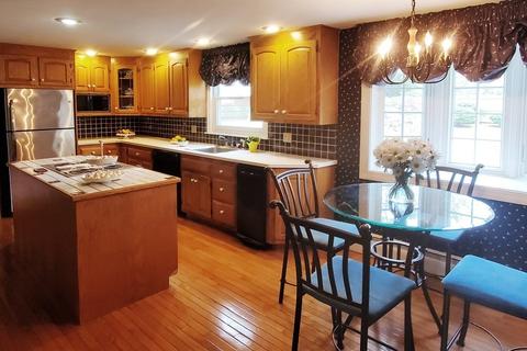 10 Breton Dr, Canton, MA 02021 photo 8