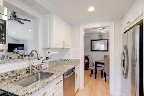 4 W Hill Cir, Reading, MA 01867 photo 6