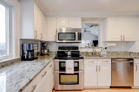 4 W Hill Cir, Reading, MA 01867 photo 10